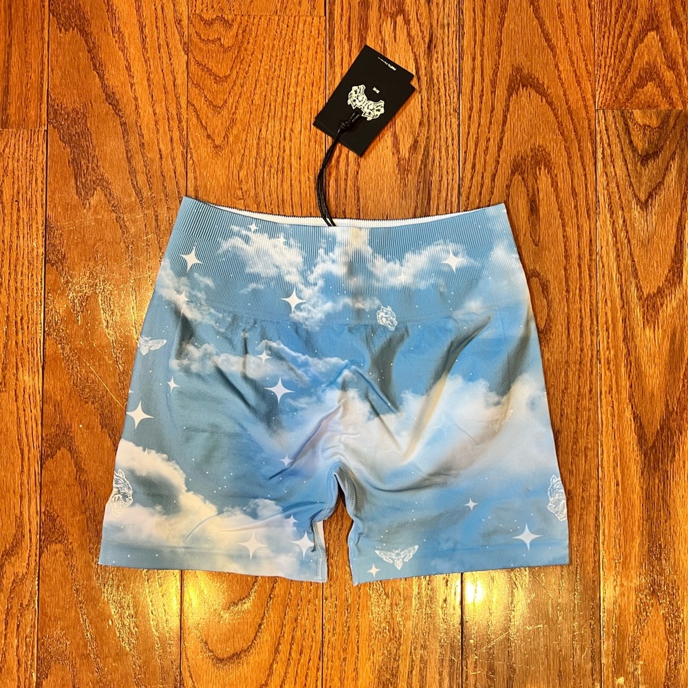 Darc Sport SHE cloud design athletic shorts size large new with tags